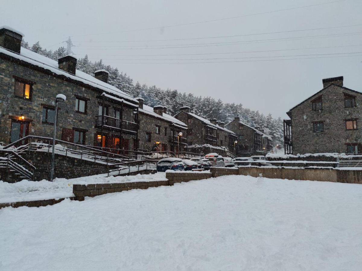 Apartamento Luga Castiello de Jaca Esterno foto