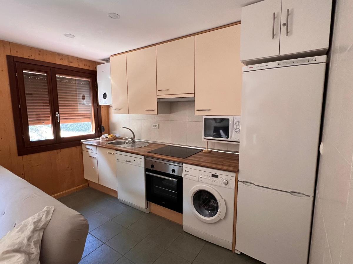 Apartamento Luga Castiello de Jaca Esterno foto